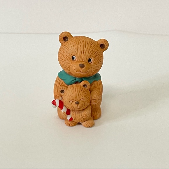 2.5” Vintage Avon Brown Bear figurine Christmas decor - Picture 3 of 8
